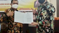 Rektor UNM Terima SK Lisensi Lembaga Sertifikasi Profesi dari BNSP
