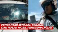 VIDEO: Terjadi Lagi, Pengantar Jenazah di Makassar Serang dan Rusak Mobil Pengguna Jalan