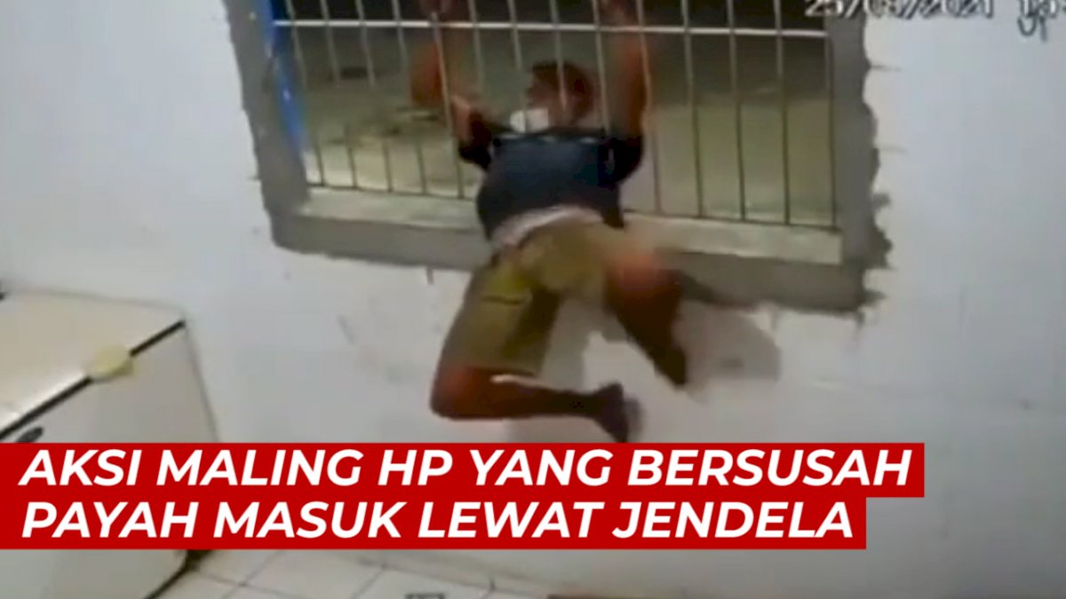 VIDEO: Aksi Maling Hp yang Bersusah Payah Masuk Lewat Jendela