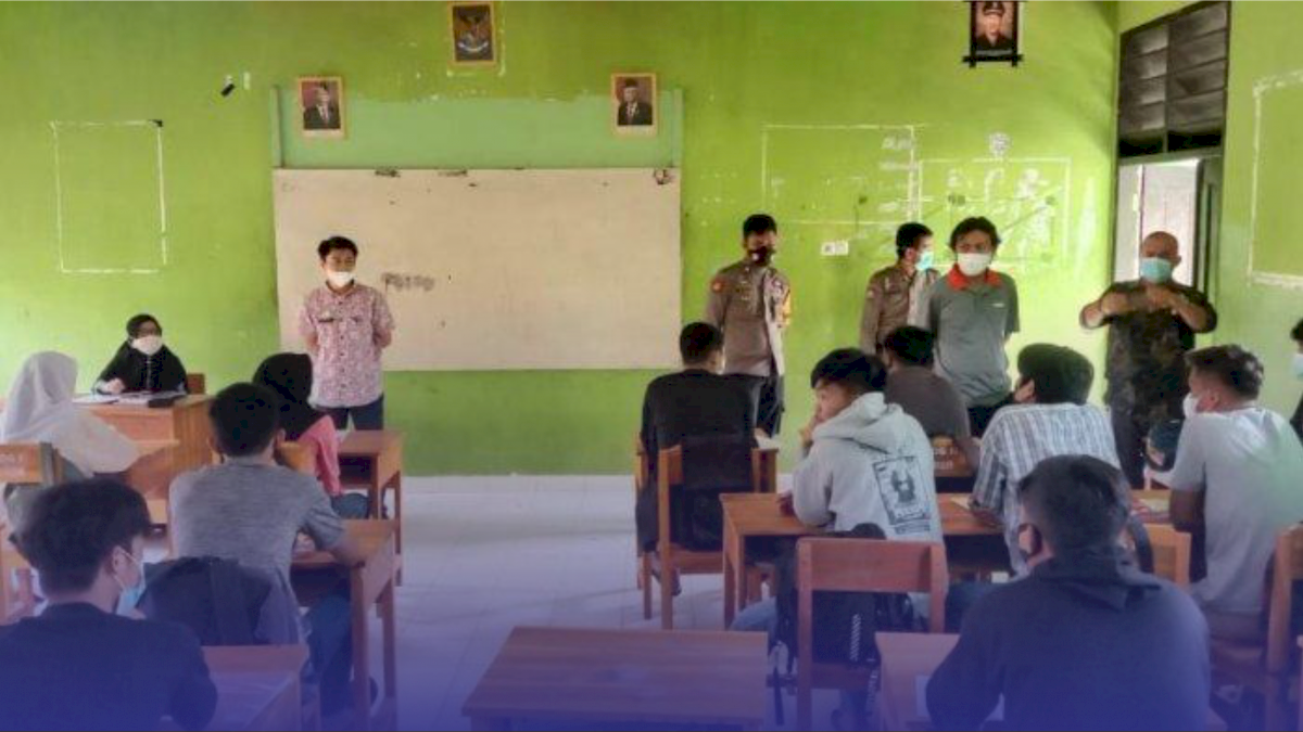 Polsek Alla’ Gelar Sosialiasi Vaksin dan Prokes COVID-19 di Sekolah