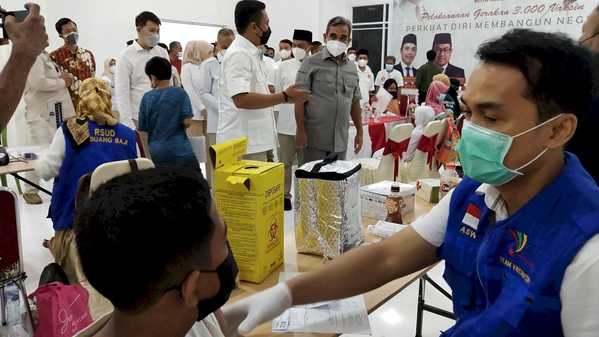 Sekjen Ahmad Muzani Tinjau Vaksinasi Gerindra Makassar