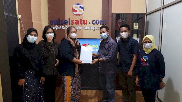 Tim verifikasi faktual Dewan Pers berkunjung ke Kantor Media Sulselsatu.com, di Kompleks Ramayana, Jalan AP Pettarani, Ruko Diamond, Makassar, Kamis (14/10/2021). Dok Sulselsatu