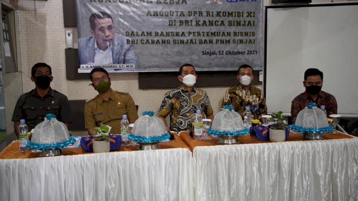 Buka Sentra Produksi UMKM Berbasis Sektor Unggulan Daerah, Anggota DPR Komisi XI Kamrussamad Puji Langkah Pemkab Sinjai