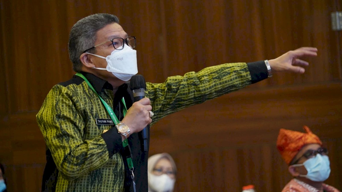 Walikota Taufan Pawe Imbau Masyarakat Tidak Terjebak Pinjaman Online Ilegal