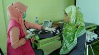 Pegawai Dinas Kesehatan Kabupaten Sinjai Terima Suntikan Vaksin Moderna