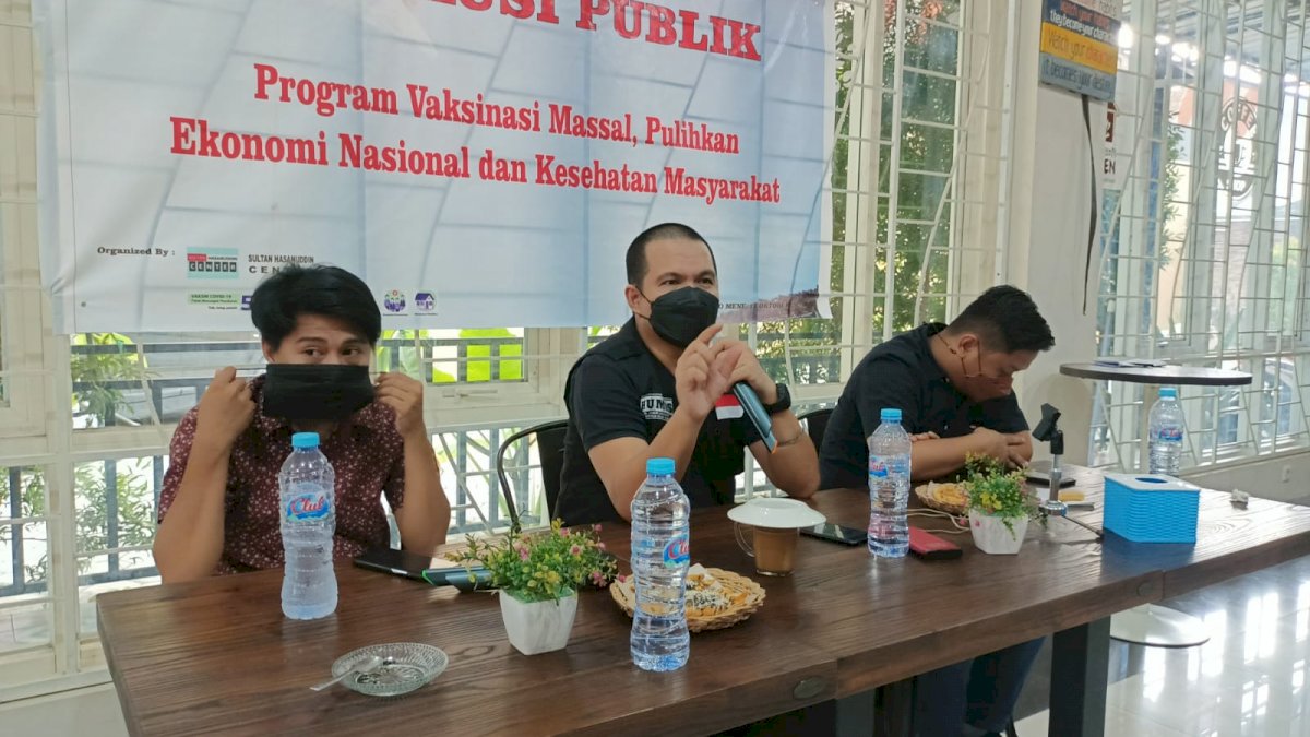 Vaksinasi Massal Sukses Pulihkan Ekonomi Nasional dan Kesehatan Masyarakat