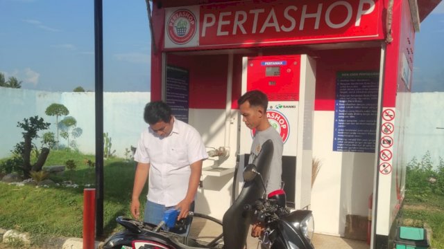 Pertashop yang berada di Gowa Desa Moncobalang, kecamatan Barombong. (Sulselsatu.com / Sri Wahyudi Astuti)
