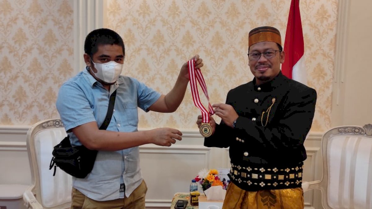 Atlet Pordasi Sudarmo Beri Kado Spesial ke Muzayyin Arif di HUT Sulsel ke-352