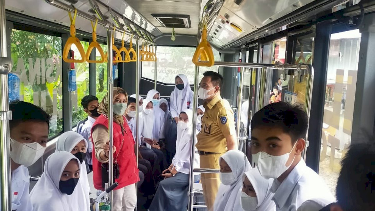 1.150 Pelajar di Maros Ikut Vaksinasi di Mobile Vaccinator Milik Pemprov Sulsel 