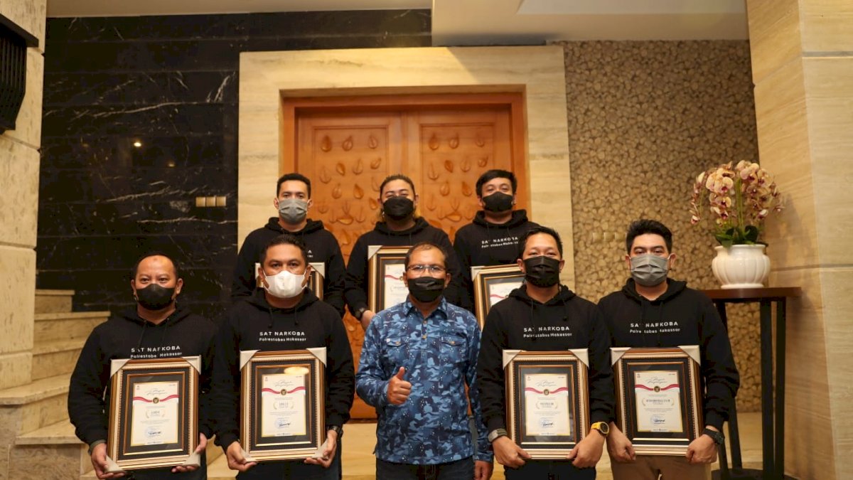 Danny Beri Penghargaan Ke Aparat Kepolisian Pengungkap Kasus Narkotika