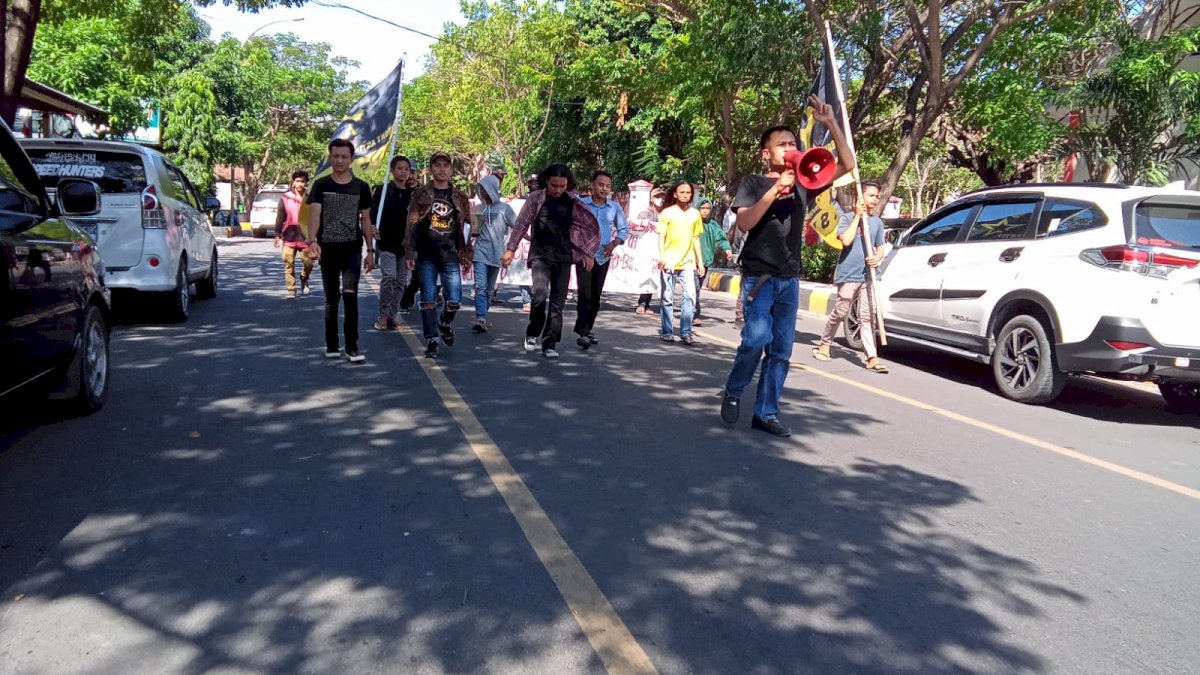 Proyek Trotoar dan Ruas Jalan di Jeneponto Disorot, Demonstran Ancam Lapor ke APH