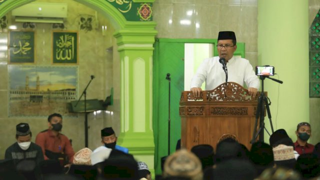 Wali Kota Makassar Danny Pomanto menghadiri perayaan maulid Nabi Besar Muhammad SAW 1443H yang di adakan di Masjid Nurul Ihsan Layang Jalan Tinumbu Makassar, Kamis 21/10/2021 (Ist)