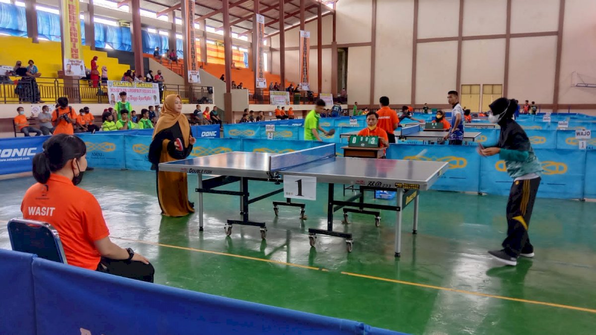 Pantau Pertandingan Tenis Meja Atlet Parepare, Ketua PKK Pesan Utamakan Sportivitas