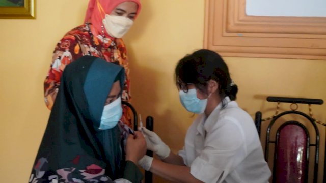 Aliyah Mustika Pantau Vaksinasi di Kabupaten Kepulauan Selayar (Dok. tim Aliyah)
