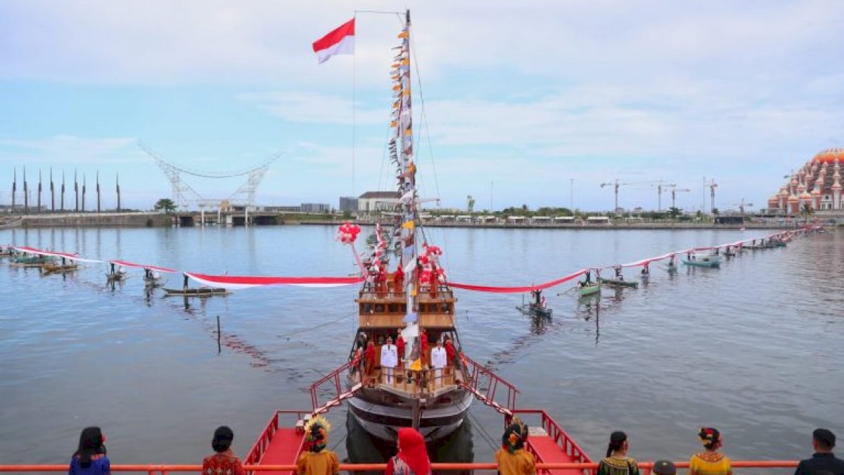 Danny Pomanto Sebut Pengibaran Bendera 1000 Meter Simbol Semangat Pemkot Makassar Atasi Covid-19