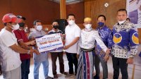 RMS Serahkan Bantuan Hand Traktor Saat Reses di Sidrap
