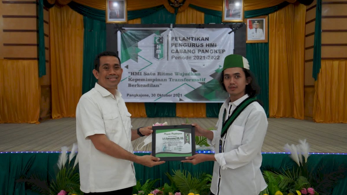 Founder KAHMI Preneur Kamrussamad Ceramahi Kader HMI Pangkep