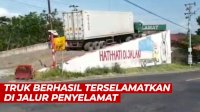 VIDEO: Truk Kontainer Berhasil Terselamatkan di Jalur Penyelamat Saat Rem Blong