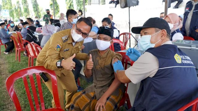 Wakil Bupati Sigi, Samuel Yansen Pongi Tinjau Pelaksanaan Vaksinasi Massal