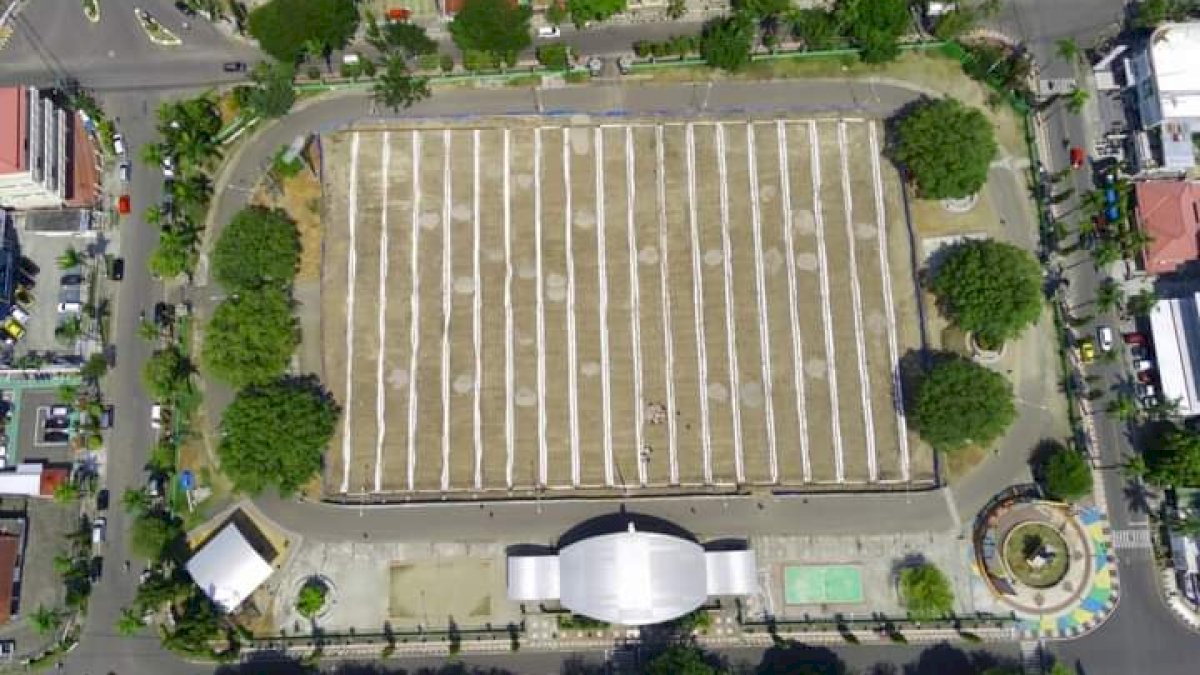 Rehabilitasi Lapangan Andi Makkasau Sudah Tahap Pemasangan Median Tanam