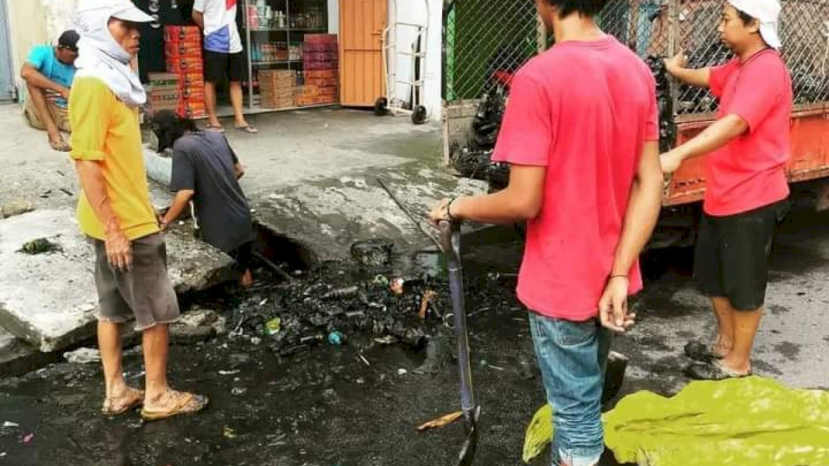 Cegah Dampak Musim Hujan, DLH Parepare Terus Keruk Drainase