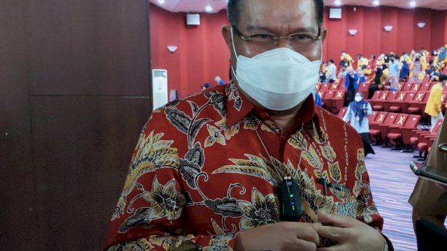 Rektor UNM Makassar Prof Husain Syam saat diwawancarai oleh awak media, (Ist)