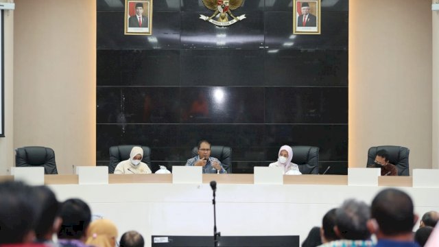 Wali Kota Makassar Danny Pomanto Bersama Wakil walikota Makassar Fatmawati Rusdi dan Ketua TP PKK Makassar melakukan rapat pembahasan peringatan HUT Kota Makassar, Kamis, 4/11/2021 (Ist)