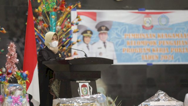 Ketua TP PKK Kota Makassar Indira Yusuf Ismail memberikan Sambutan Pada Peringatan Maulid Nabi Muhammad, (Ist)