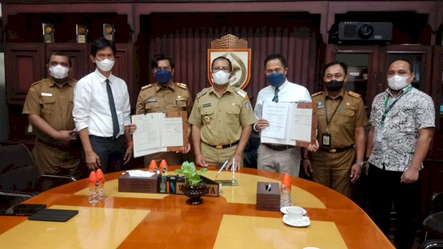 Bappeda Kota Makassar menanda tangani kerjasama (MoU) bersama Bank Sulselbar. Senin 08/11/2021 (Ist)