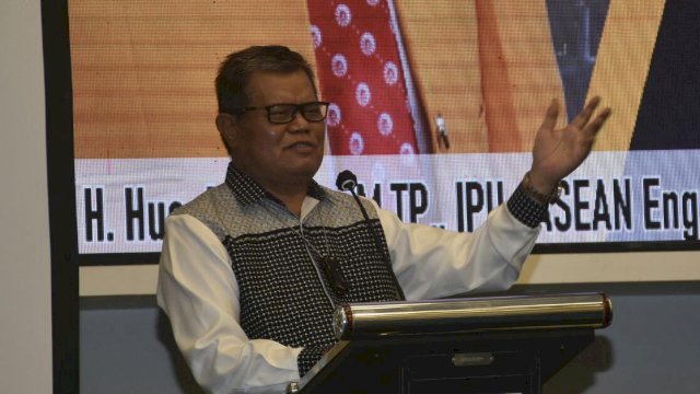 Rektor UNM Prof Husain Syam memberikan sambutan pada kegiatan Rapat Evaluasi Program Pelaksanaan PPG (Ist)