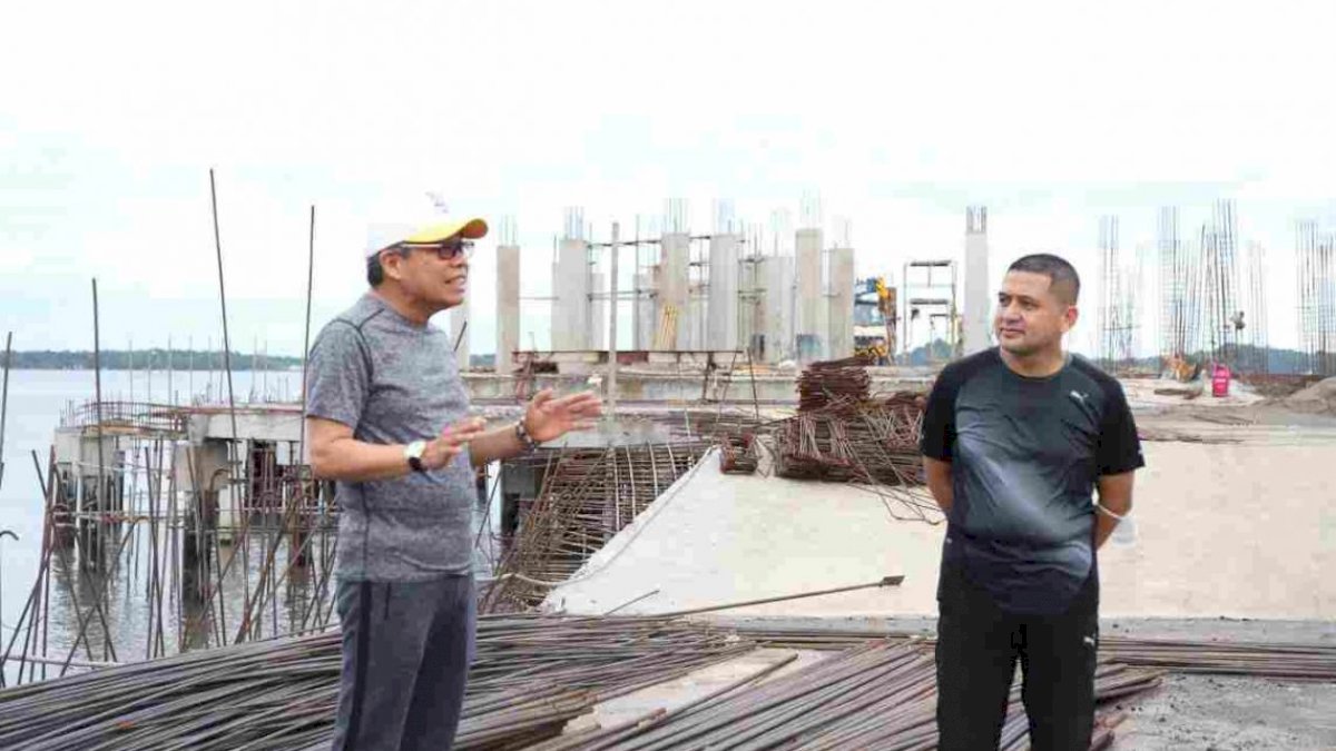 Didamping CEO PSM Makassar, Taufan Pawe Tinjau Progres Pembangunan Masjid Terapung