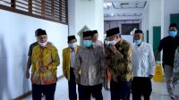 Taufan Pawe Dampingi Dua Mantan Ketum Golkar Salat Jumat di Masjid Al-Markaz
