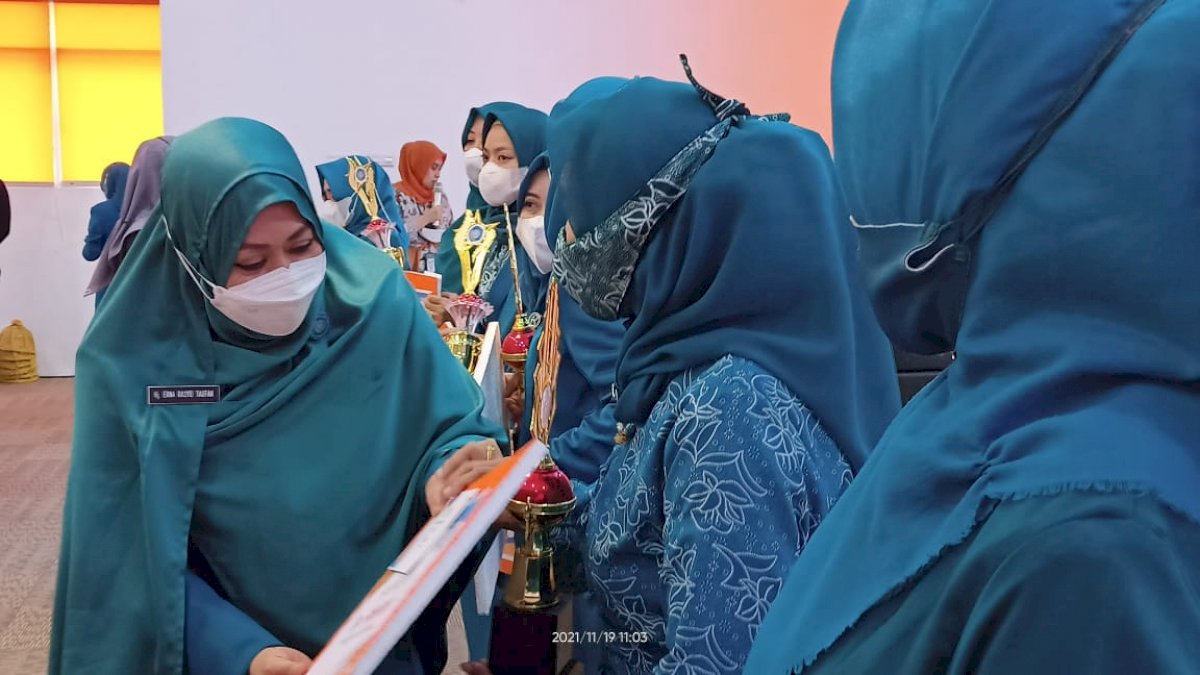 Peringati HKG ke-49, Ketua TP PKK Parepare Pimpin Baksos di 4 Kecamatan