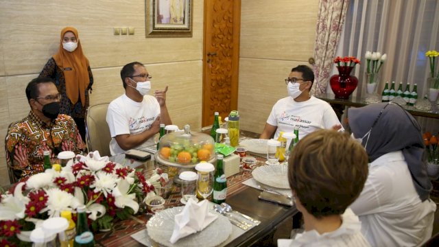 Wali kota Makassar Moh Ramdhan Pomanto (Danny Pomanto) menggelar jamuan makan malam bersama Menteri Pariwisata dan Ekonomi Kreatif Sandiaga Salahuddin Uno (Ist)