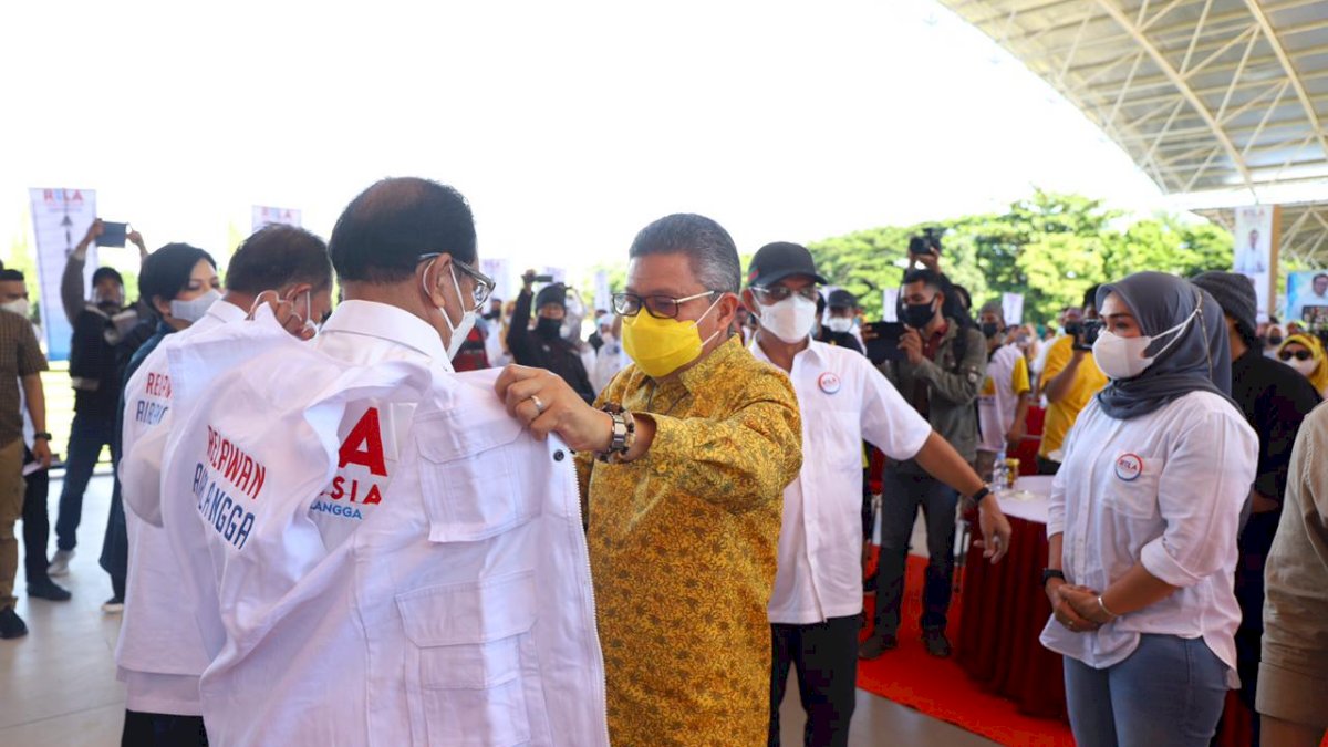 Taufan Pawe Bakar Semangat Relawan Airlangga di Takalar, Minta Massif Bergerak