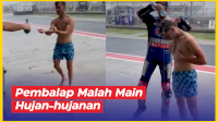 VIDEO: Balapan di Sirkuti Mandalika Ditunda, Pembalap WSBK Malah Main Hujan-hujanan