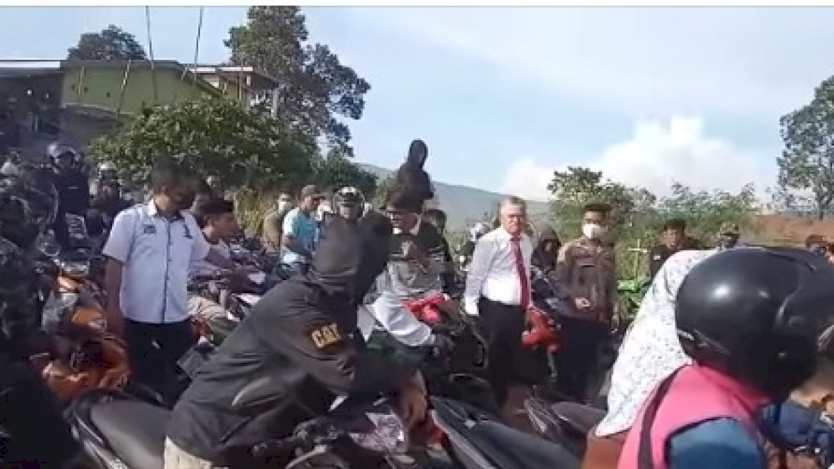 Sigap Legislator Luwu Timur Atasi Kemacetan Dampak Antrean di SPBU Towuti