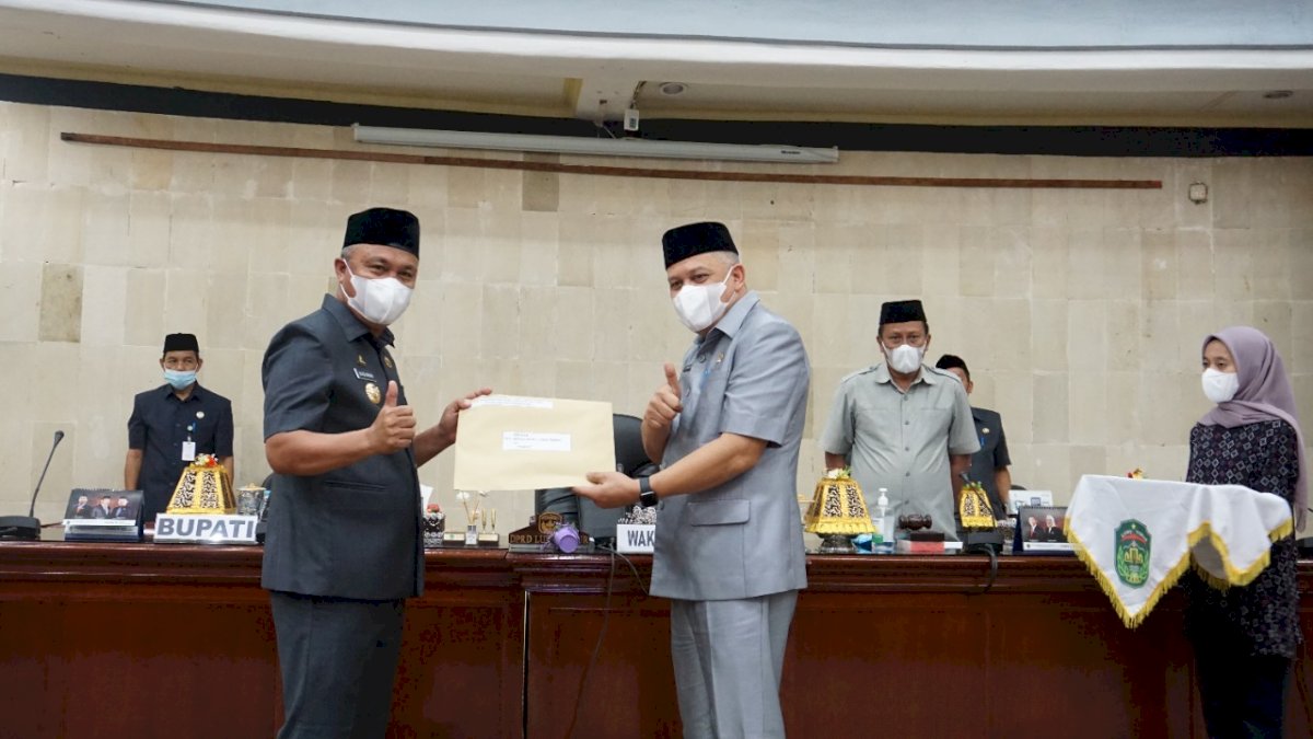 DPRD Luwu Timur Gelar Paripurna Penyerahan Ranperda tentang APBD Tahun Anggaran 2022