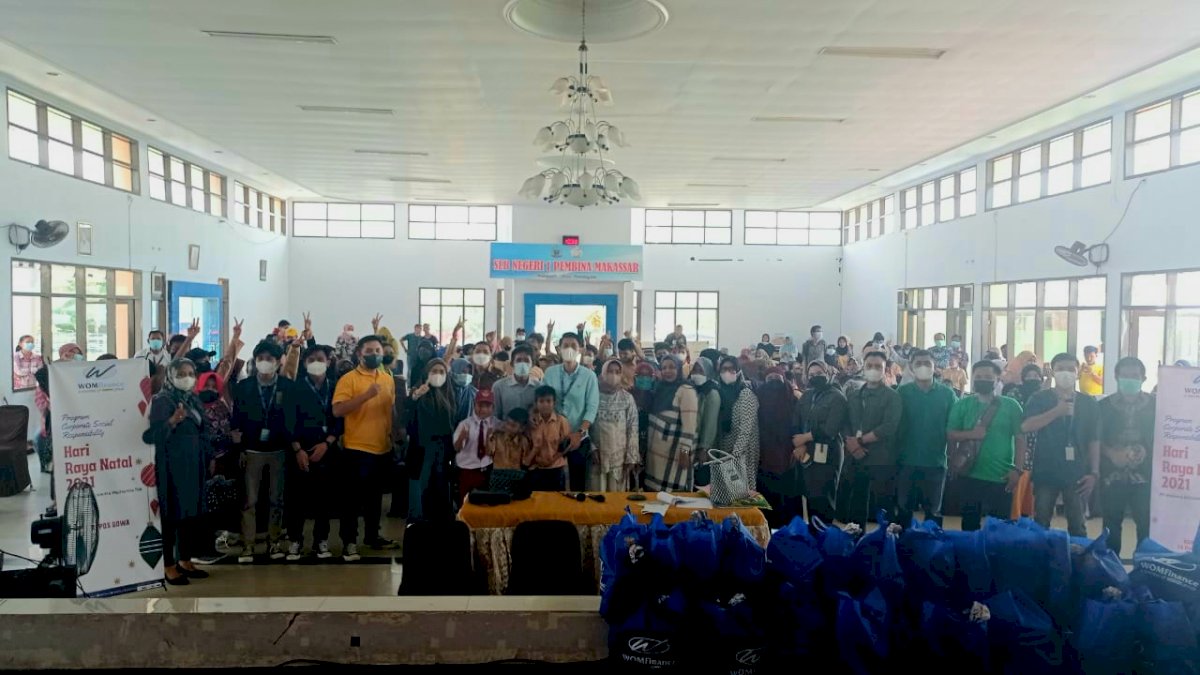 Sambut Natal 2021, WOM Finance Berbagi Bersama Anak Penyandang Disabilitas SLB Pembina 1 Makassar