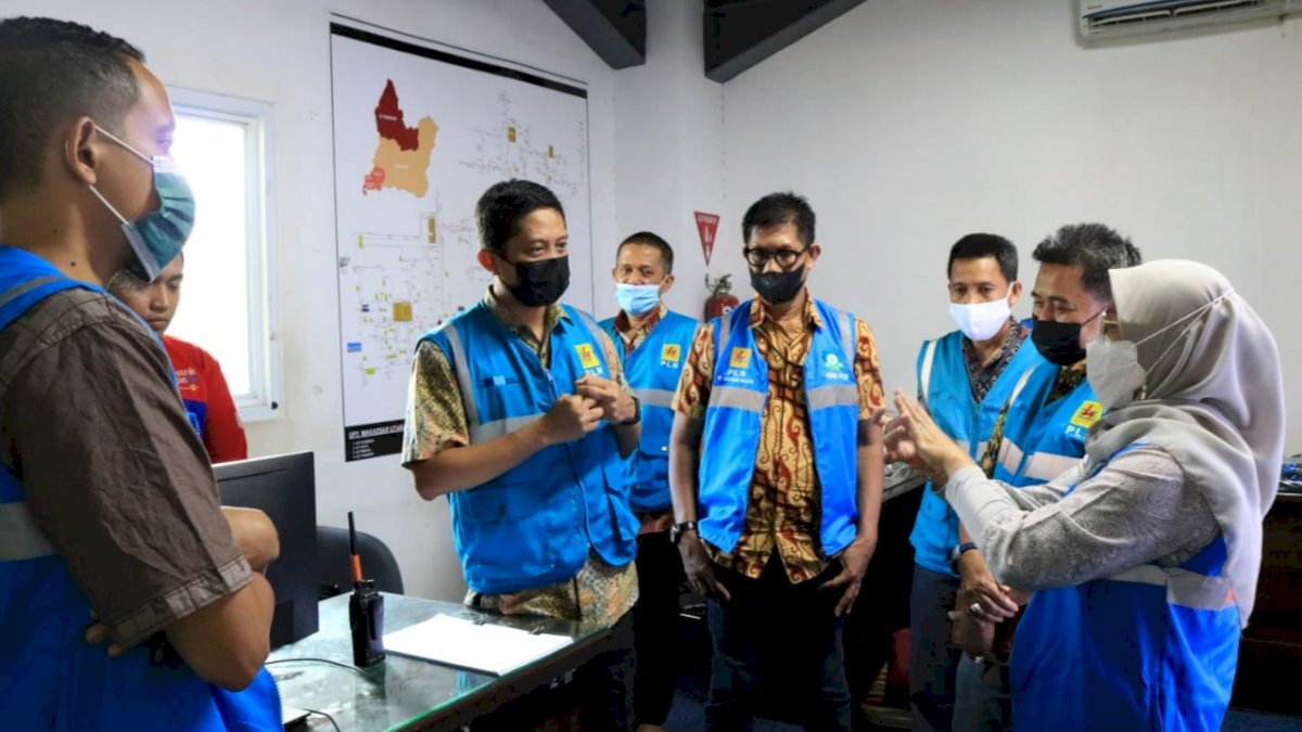 Natal dan Tahun Baru, PLN UIW Sulselrabar Pastikan Kesiapan Petugas dengan Mengunjungi Posko Siaga