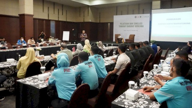 Kalla beri pelatihan adn simulasi tanggap darurat bencana bagi karyawan (dok. Kalla)