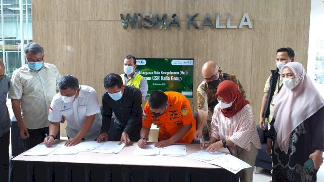 Penandatanganan nota kesepahaman (MoU) program CSR Kalla Group dengan sejumlah instansi di Makassar (Sri Wahyudi Astuti / sulselsatu.com)