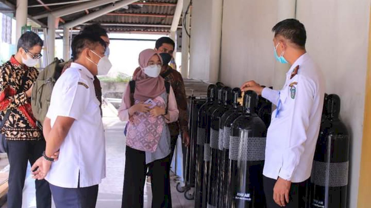 RSUD Parepare Dapat Bantuan Tabung dan Regulator Oksigen Dari Kemenperin RI