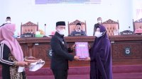 Percepat Pemulihan Ekonomi dan Pelayanan Masyarakat, Bupati Takalar Serahkan 3 Ranperda