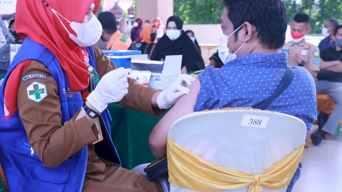 Pemilih Wajib Vaksin, Cakades Diperbolehkan Fasilitasi Vaksinasi Warga