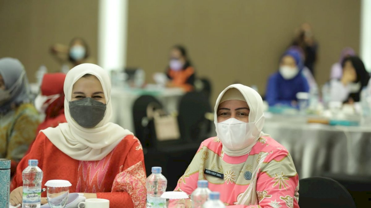 Sosialisasi Pedoman Penyelenggaraan Gerakan PKK, Indira Jusuf Ismail Bahas Stunting dan Tuberkulosis