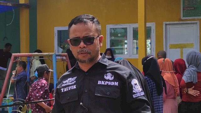 Sekretaris BKPSDM Jeneponto, Taufik