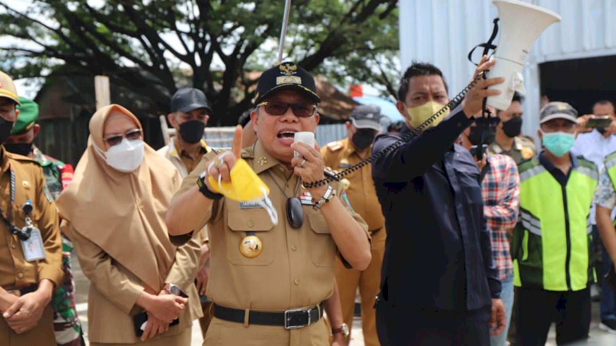 Pastikan Situasi Kondusif, Taufan Pawe Interaksi Langsung Bersama Pekerja di Anjungan Cempae