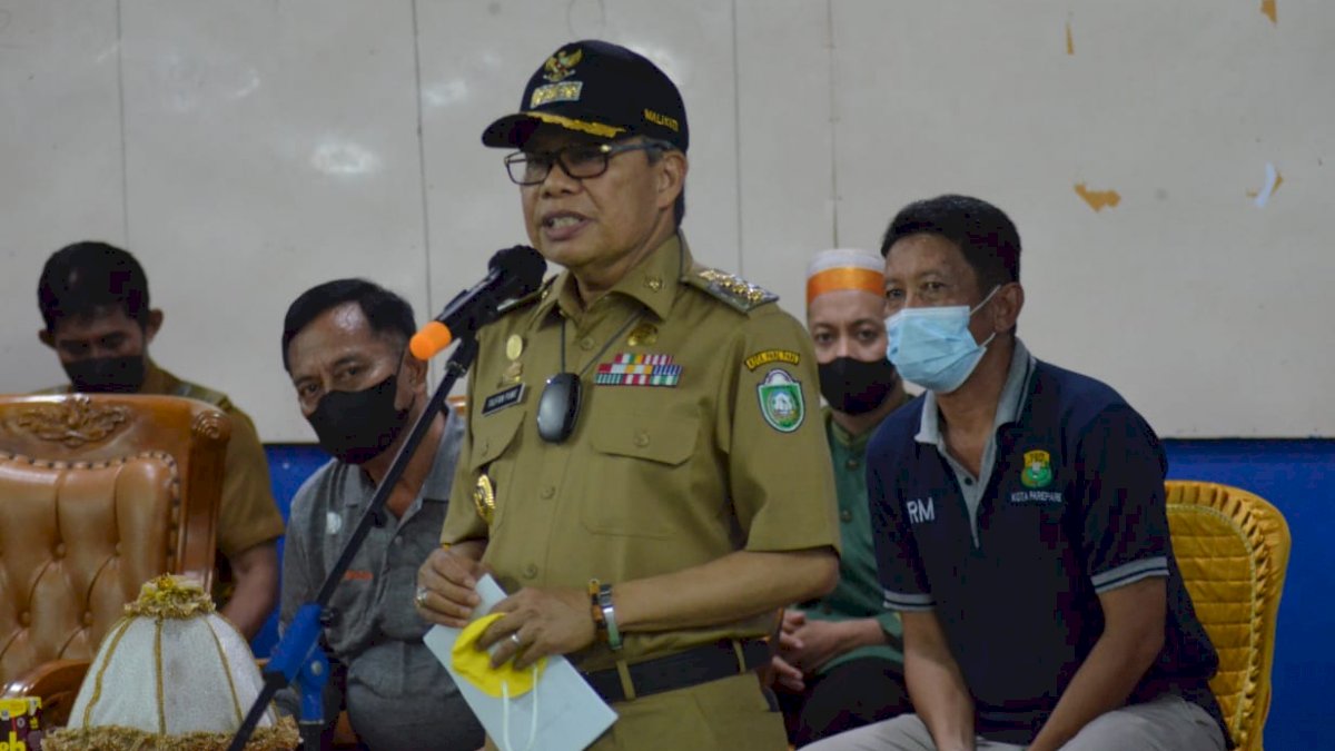 Buka Turnamen Honda Daya Motor, Wali Kota Parepare Jajal Berolahraga Bulu Tangkis