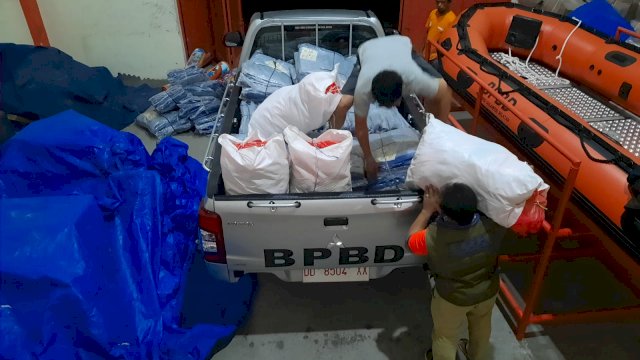 Bantuan Logistik untuk korban Gempa berkekuatan 7,5 magnitudo ini mengakibatkan sejumlah rumah rusak di Kabupaten Kepulauan Selayar (Ist) 